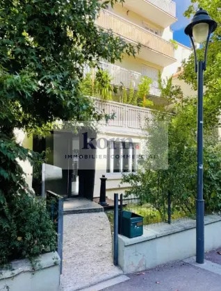 Office in Issy-les-Moulineaux for sale - Building Photo - Image 2 of 10