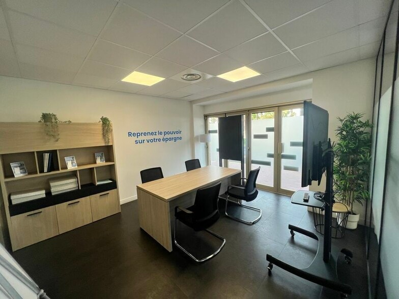 82 Boulevard De La Croisette, Cannes à vendre - Photo intérieure - Image 2 de 3