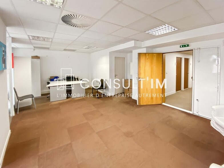 Allée De La Gare, Saint-Maur-des-Fossés for lease - Building Photo - Image 3 of 4