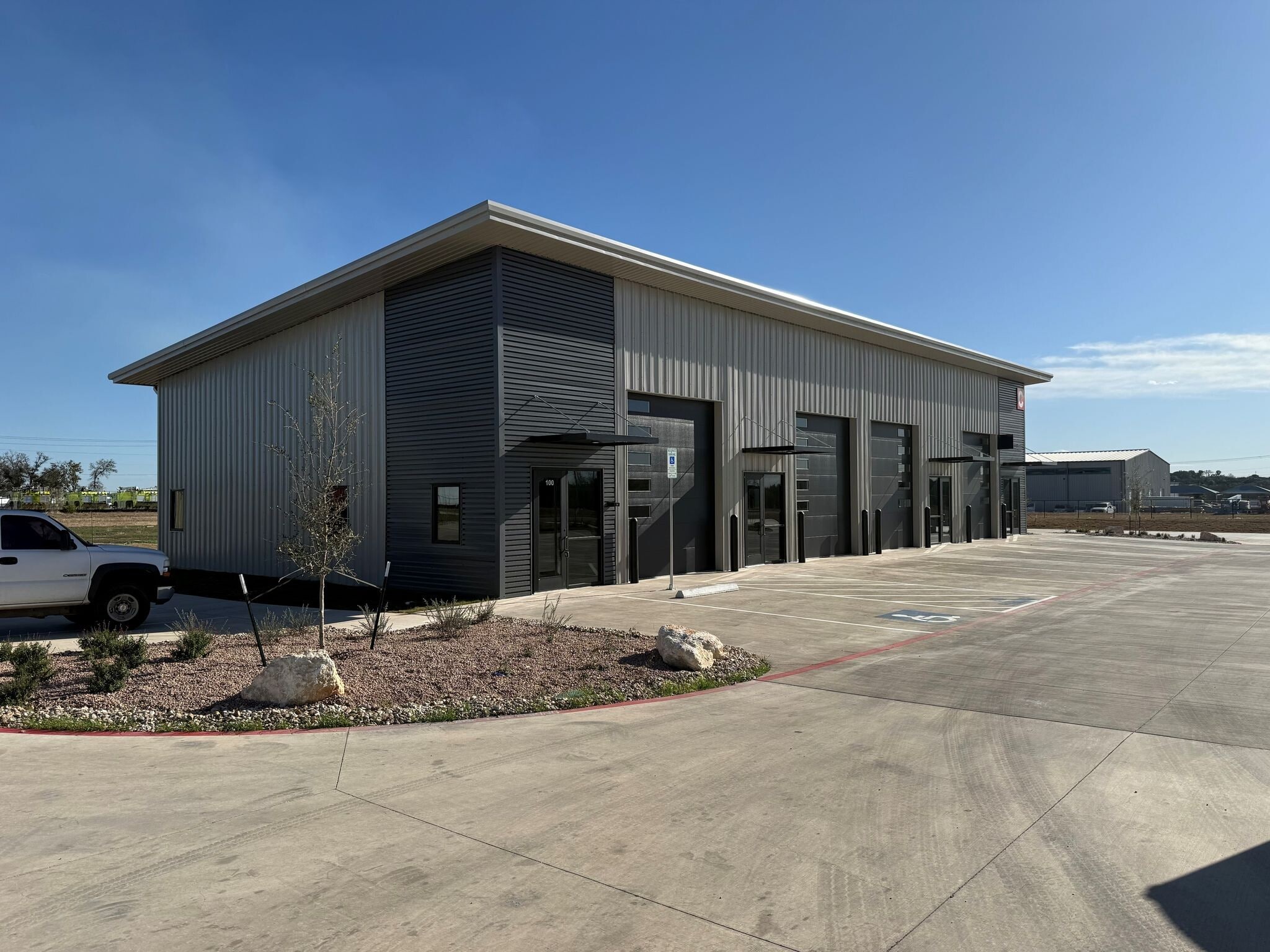 704 Progress Dr, Killeen, TX for lease Primary Photo- Image 1 of 17