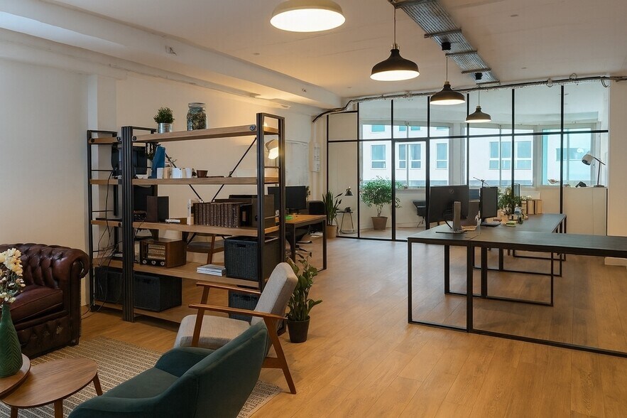 Office in Paris for lease - Building Photo - Image 3 of 4