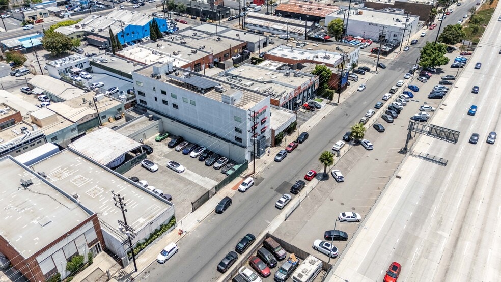 2034 Cotner Ave, Los Angeles, CA à louer - Photo du bâtiment - Image 1 de 16