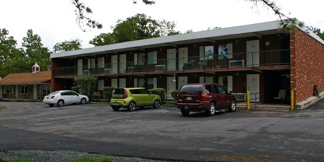 More details for 6315 Paradise Valley Rd, Mount Pocono, PA - Hospitality for Sale