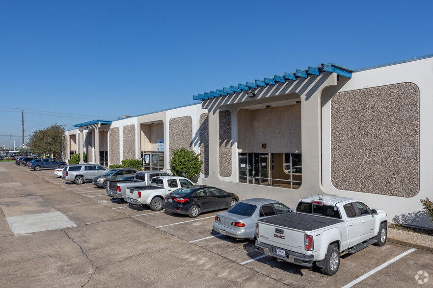 8901-8923 Knight Rd, Houston, TX for lease - Building Photo - Image 2 of 12