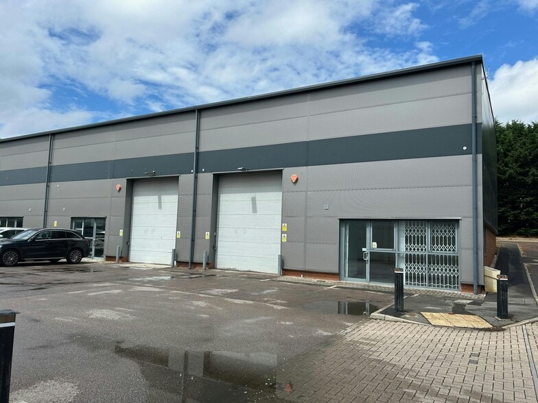 Fishponds Rd, Wokingham for lease - Building Photo - Image 2 of 5