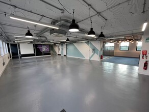 300 Poole Rd, Poole for lease Interior Photo- Image 2 of 3