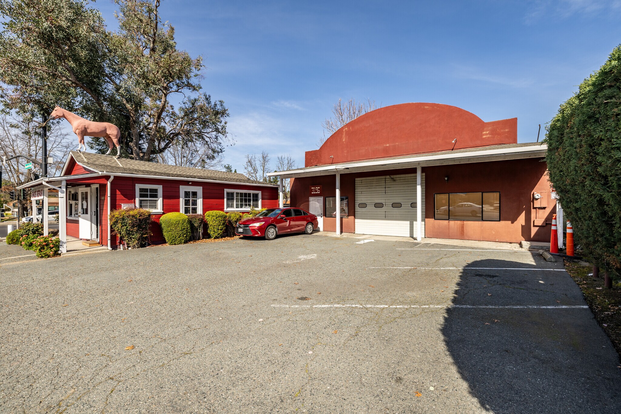 Alamo Square Portfolio portefeuille de 3 propriétés à vendre sur LoopNet.ca Photo principale- Image 1 de 12