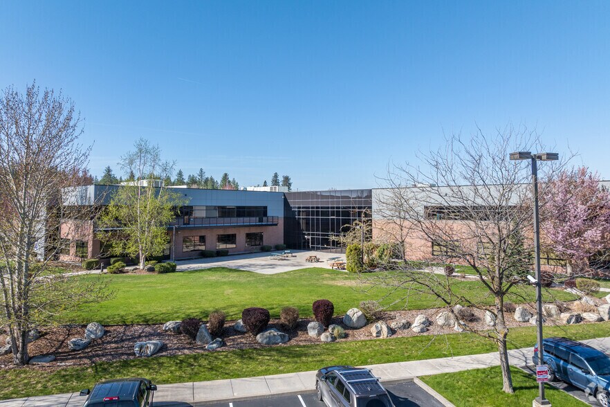 12825 E Mirabeau Pky, Spokane Valley, WA à louer - Photo du bâtiment - Image 3 de 4