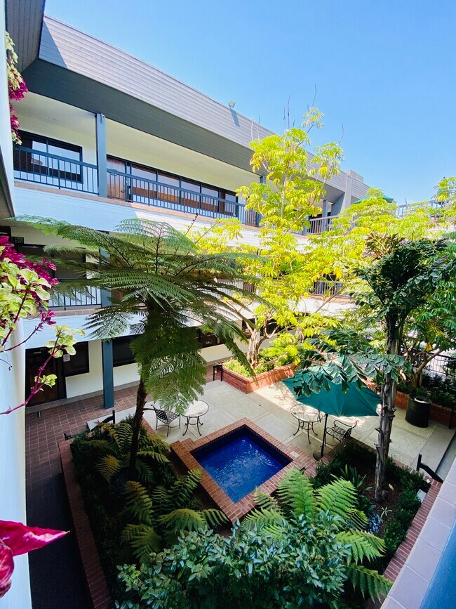 Plus de détails pour 11965 Venice Blvd, Los Angeles, CA - Bureau à louer