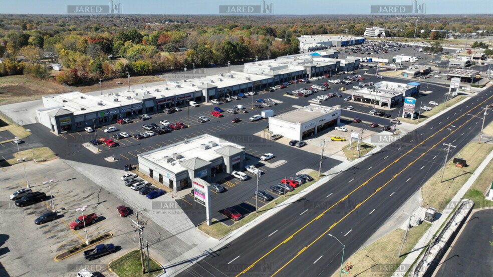 2607-2713 N Kansas Expy, Springfield, MO à louer - Photo du bâtiment - Image 1 de 16