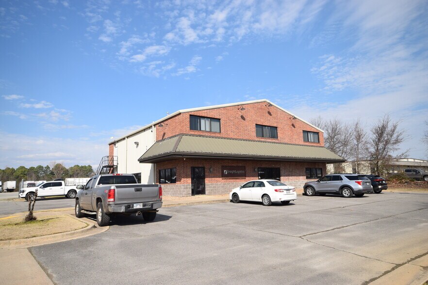 170 Commerce Rd, Conway, AR à vendre - Photo du bâtiment - Image 1 de 11