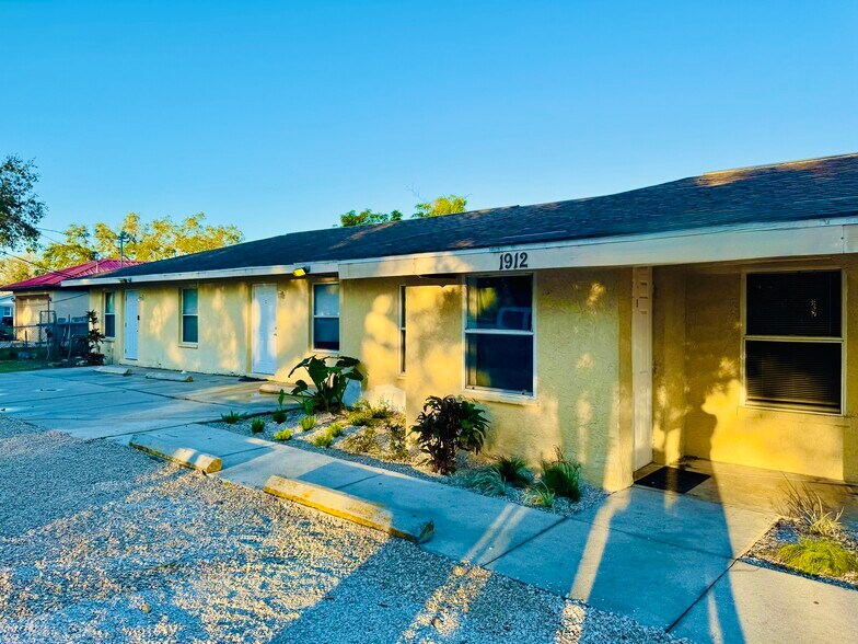 1913 3rd E ave, Palmetto, FL à vendre - Photo du bâtiment - Image 2 de 20