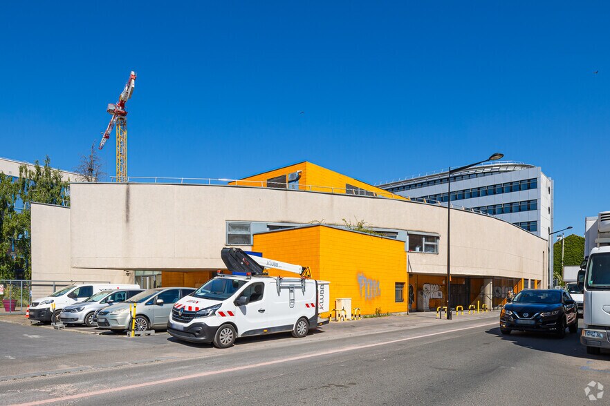 Bureau dans Aubervilliers à louer - Photo du bâtiment - Image 2 de 4