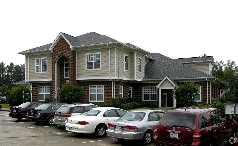 5318 Highgate Dr, Durham, NC à louer - Photo du bâtiment - Image 2 de 3