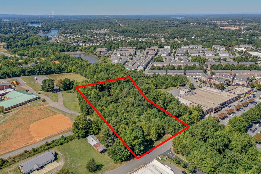 158 Town Center Dr, Mooresville, NC à vendre - Aérien - Image 2 de 11