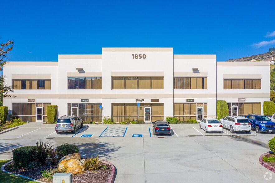1850 Diamond St, San Marcos, CA à louer - Photo du bâtiment - Image 2 de 5