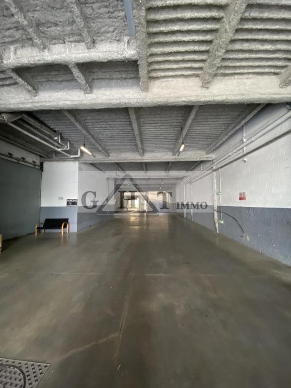 Industrial in Saint-Maur-des-Fossés for lease Interior Photo- Image 1 of 5