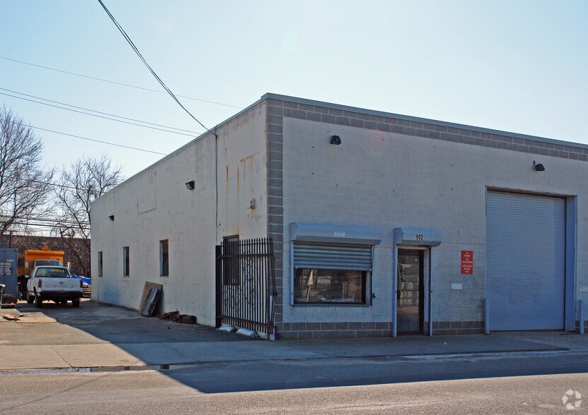 900-902 Long Island Ave, Deer Park, NY à louer - Photo du bâtiment - Image 2 de 2