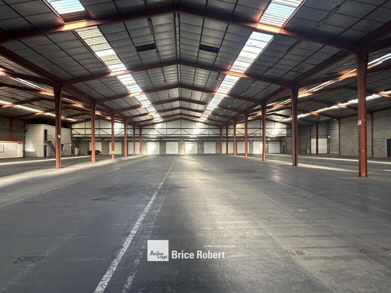 8 Avenue De L'Industrie, Corbas for lease - Interior Photo - Image 3 of 5