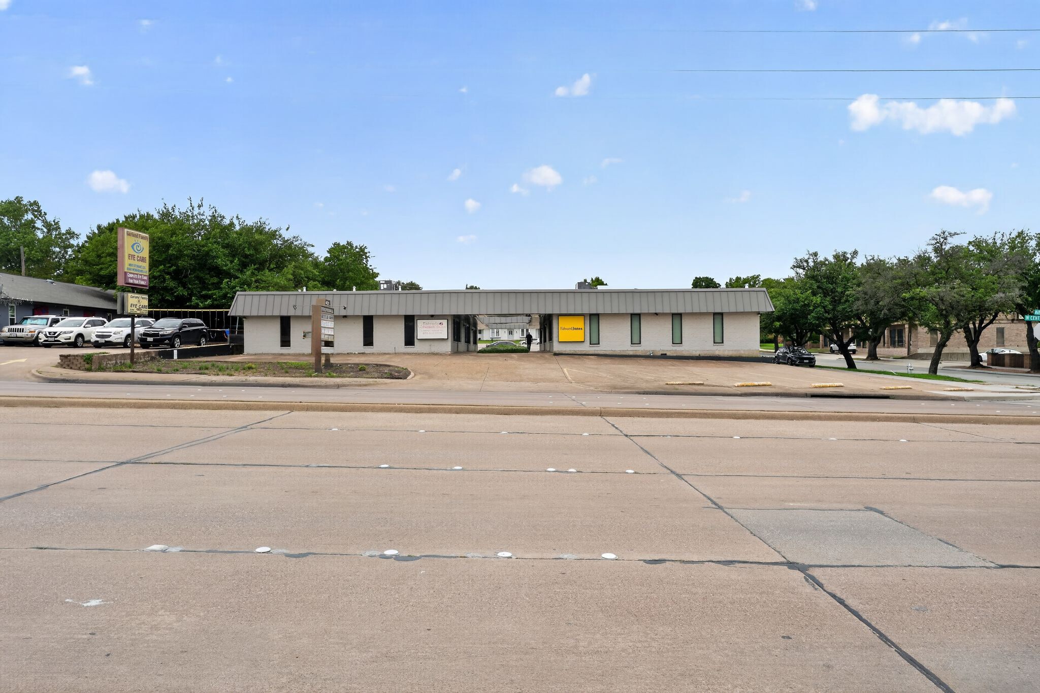 401 W Centerville Rd, Garland, TX à vendre Photo principale- Image 1 de 19