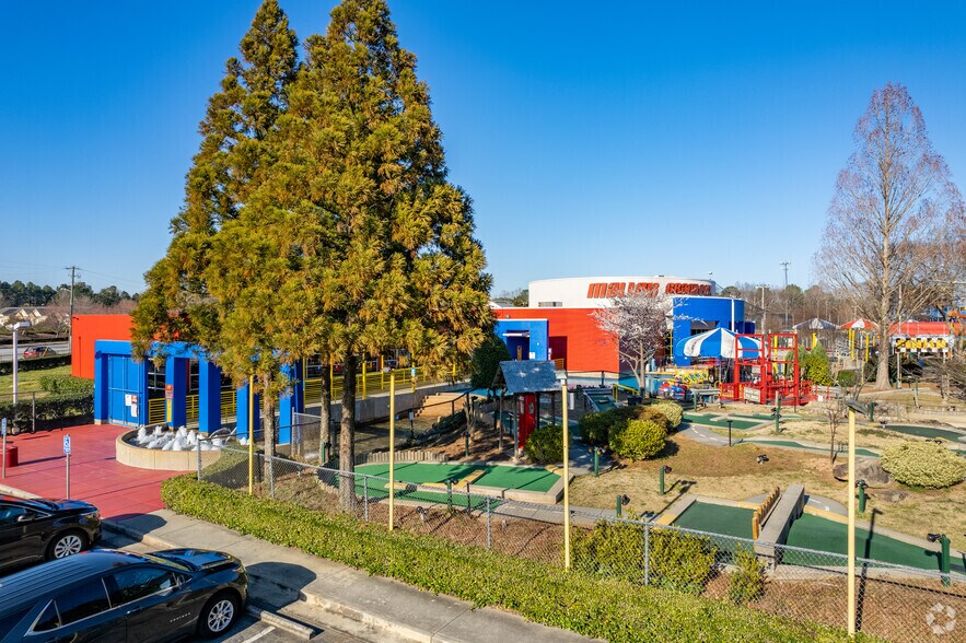 5400 Brook Hollow Pky, Norcross, GA à vendre - Photo du bâtiment - Image 3 de 5