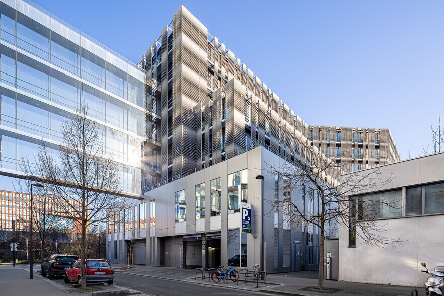 10 Rue Chana Orloff, Paris à louer - Photo du bâtiment - Image 3 de 14