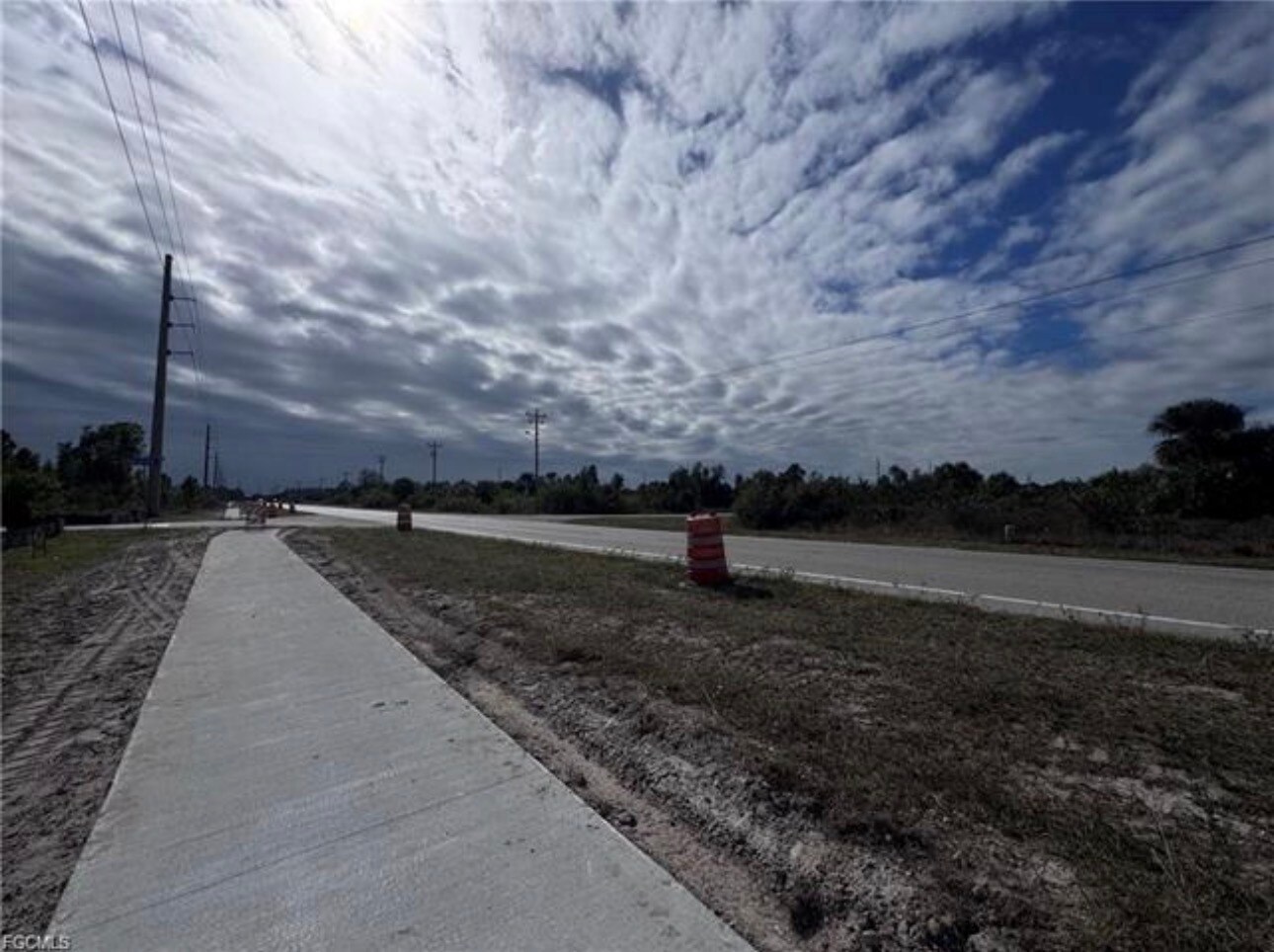 931 Abraham Bell Blvd, Lehigh Acres, FL à vendre Photo principale- Image 1 de 7