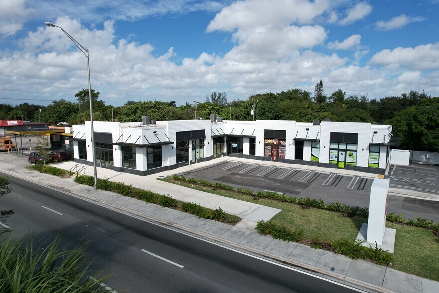 1401 NW 119TH, North Miami, FL à louer - Photo du bâtiment - Image 3 de 5
