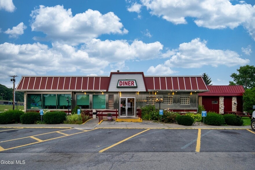 855 Hoosick St, Troy, NY for sale - Building Photo - Image 1 of 67