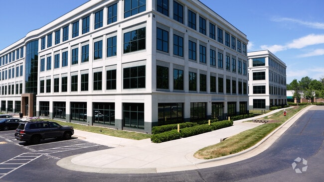 Plus de détails pour 8020 Arco Corporate Dr, Raleigh, NC - Bureau à louer
