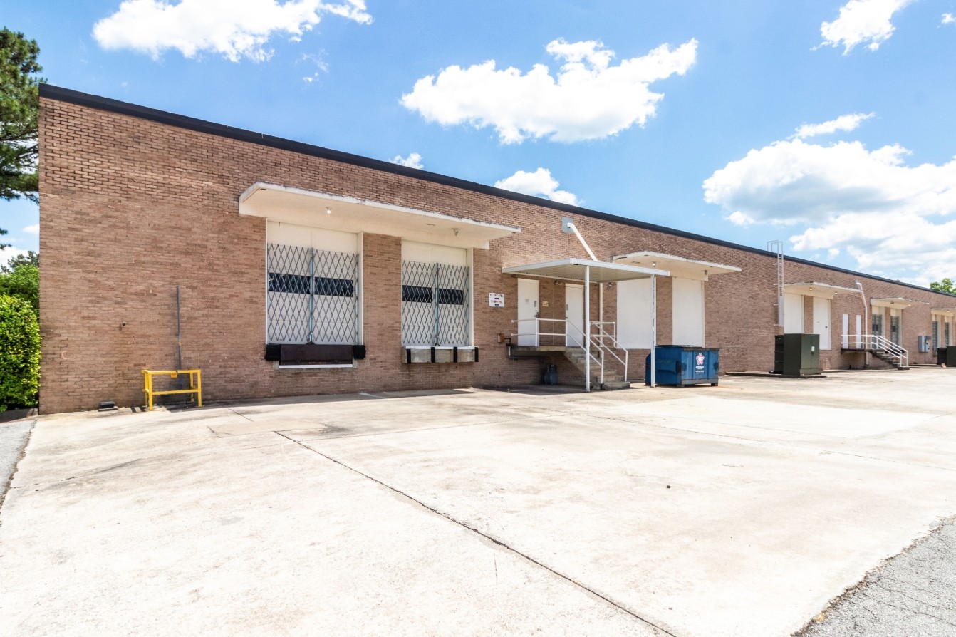 730-760 Great Sw Pky SW, Atlanta, GA for lease Primary Photo- Image 1 of 5
