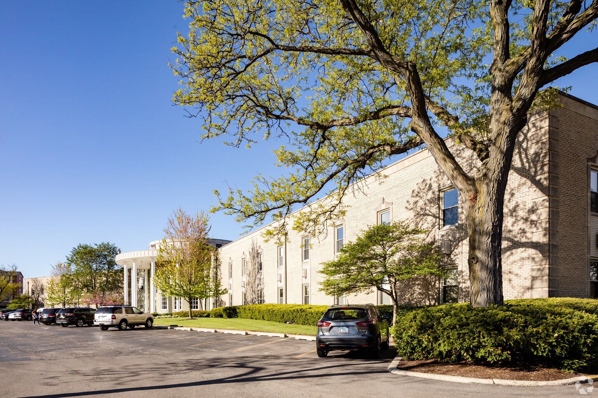 2720 S River Rd, Des Plaines, IL for lease Primary Photo- Image 1 of 11