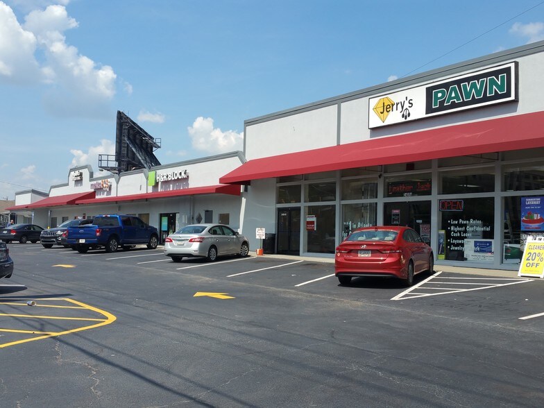 2423 Piedmont Rd NE, Atlanta, GA à louer - Photo du bâtiment - Image 3 de 7