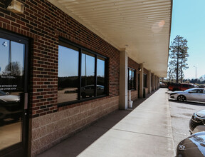 340 Commerce Ave, Southern Pines, NC for lease Building Photo- Image 1 of 32