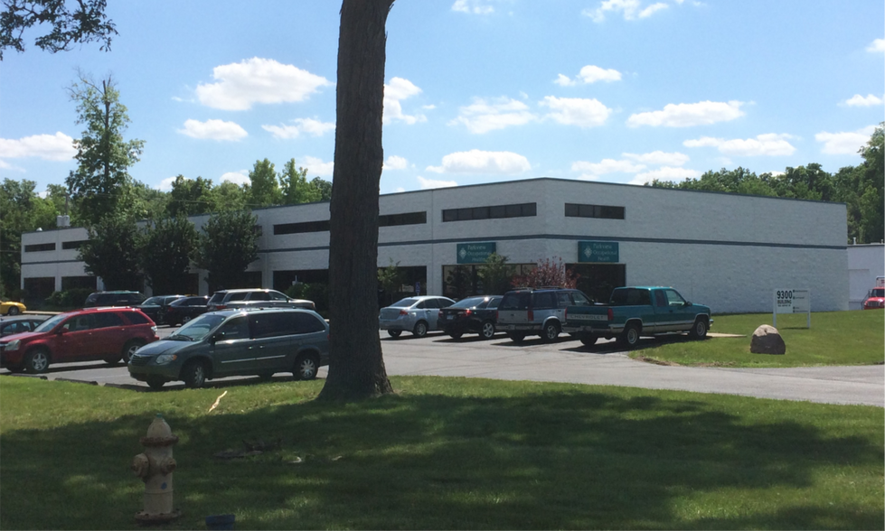9300 Airport Dr, Fort Wayne, IN à louer - Photo du bâtiment - Image 2 de 11