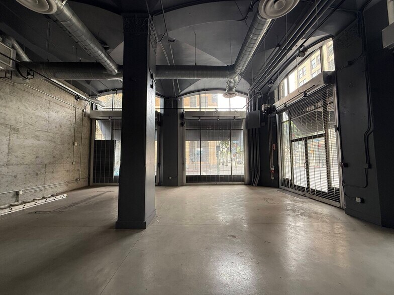 758 S Spring St, Los Angeles, CA à louer - Photo du bâtiment - Image 3 de 21