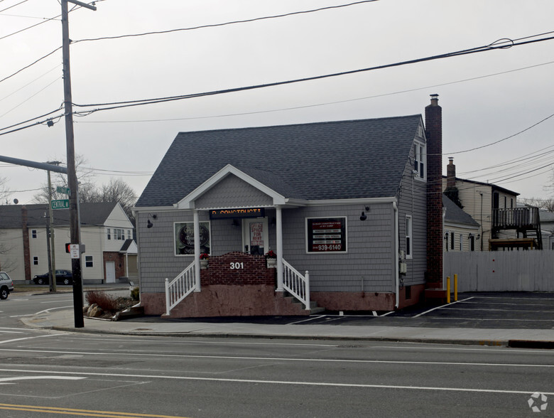 301 Central Ave, Bethpage, NY for sale - Primary Photo - Image 1 of 1