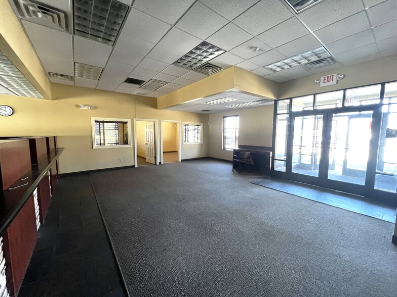 1077 PA-315 Blvd, Plains Township, PA for lease - Interior Photo - Image 2 of 3