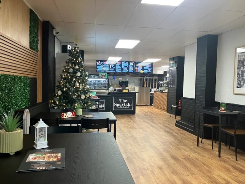 35 36 & 37 Market Place portefeuille de 2 propriétés à vendre sur LoopNet.ca - Photo du bâtiment - Image 3 de 13