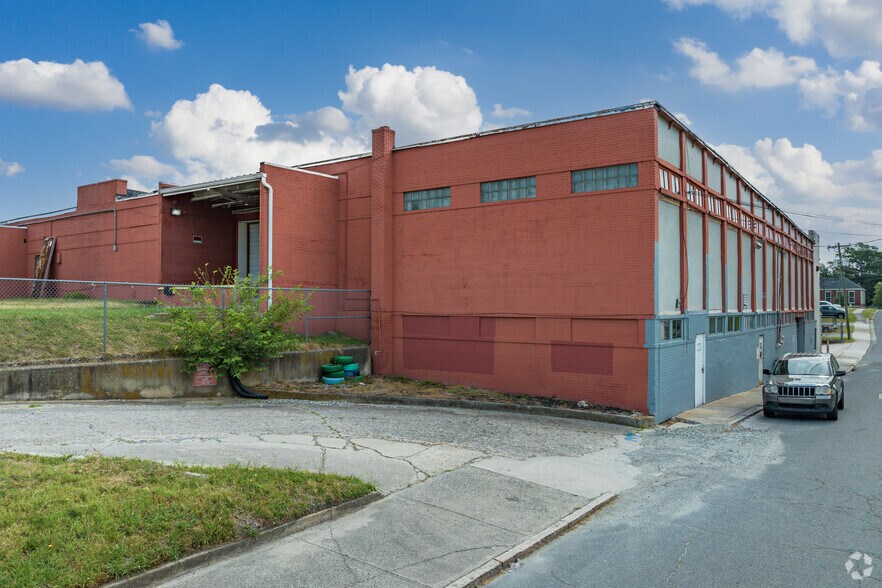 517 Medley St, Greensboro, NC à louer - Photo du bâtiment - Image 1 de 10