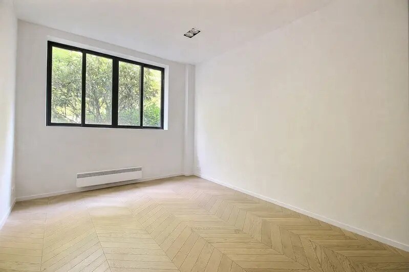 Office in Paris for lease - Interior Photo - Image 3 of 7