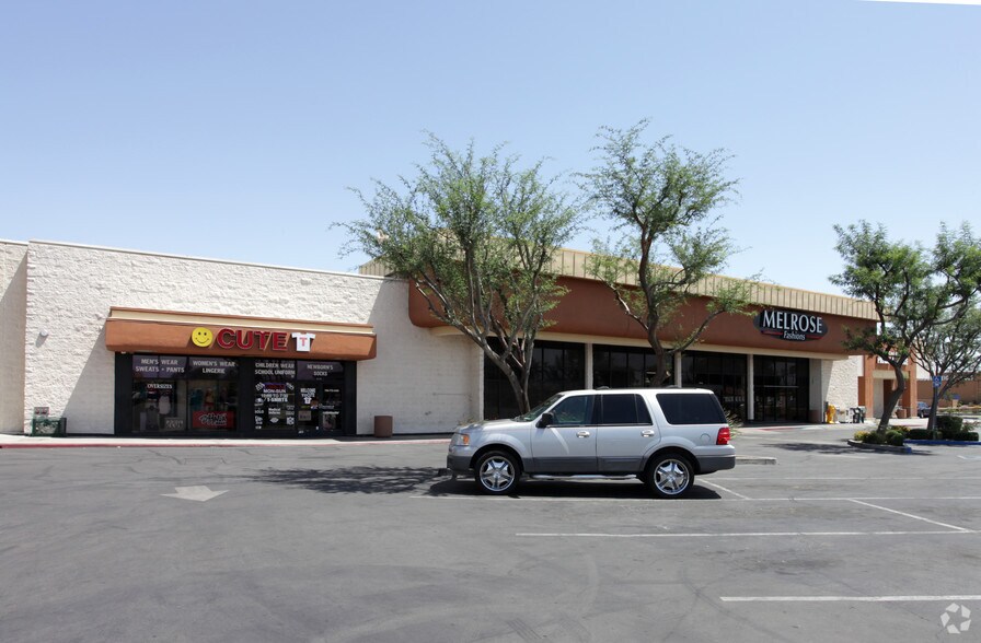 82152-82154 US Highway 111, Indio, CA à vendre - Photo du bâtiment - Image 2 de 3