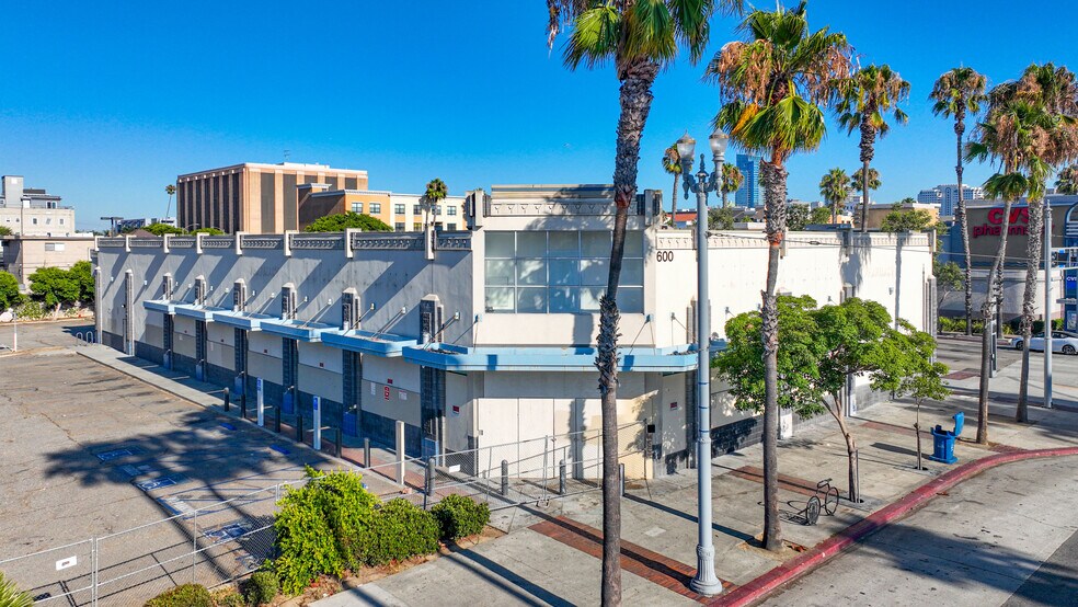 600 Long Beach Blvd, Long Beach, CA à louer - Photo du bâtiment - Image 3 de 4