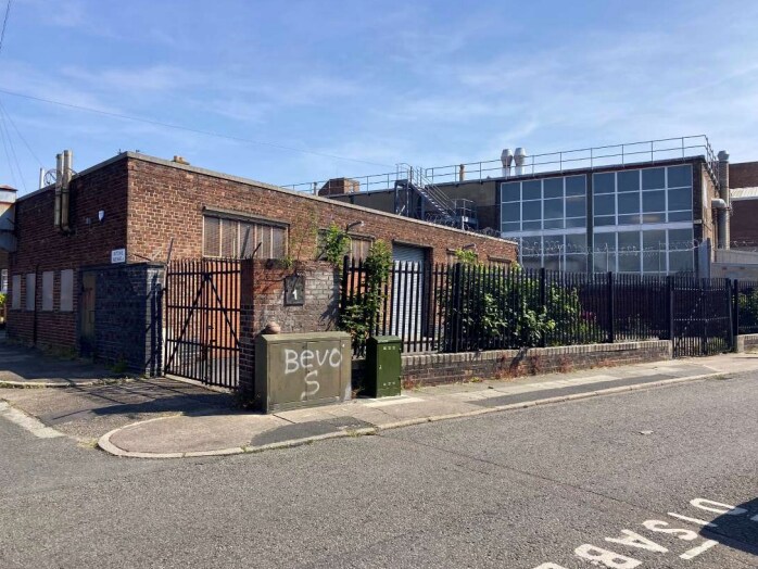 11 Ritchie Ave, Liverpool à vendre - Photo du bâtiment - Image 3 de 3