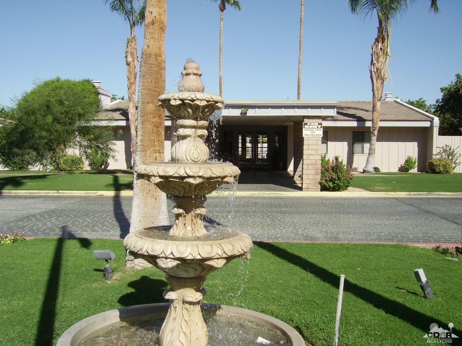 1800 Smoke Tree Ln, Palm Springs, CA à vendre Photo du bâtiment- Image 1 de 1