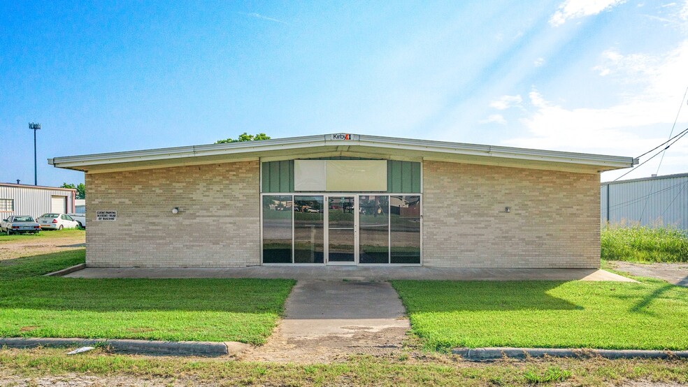 1703 S Blue Bell Rd, Brenham, TX for sale - Building Photo - Image 1 of 1