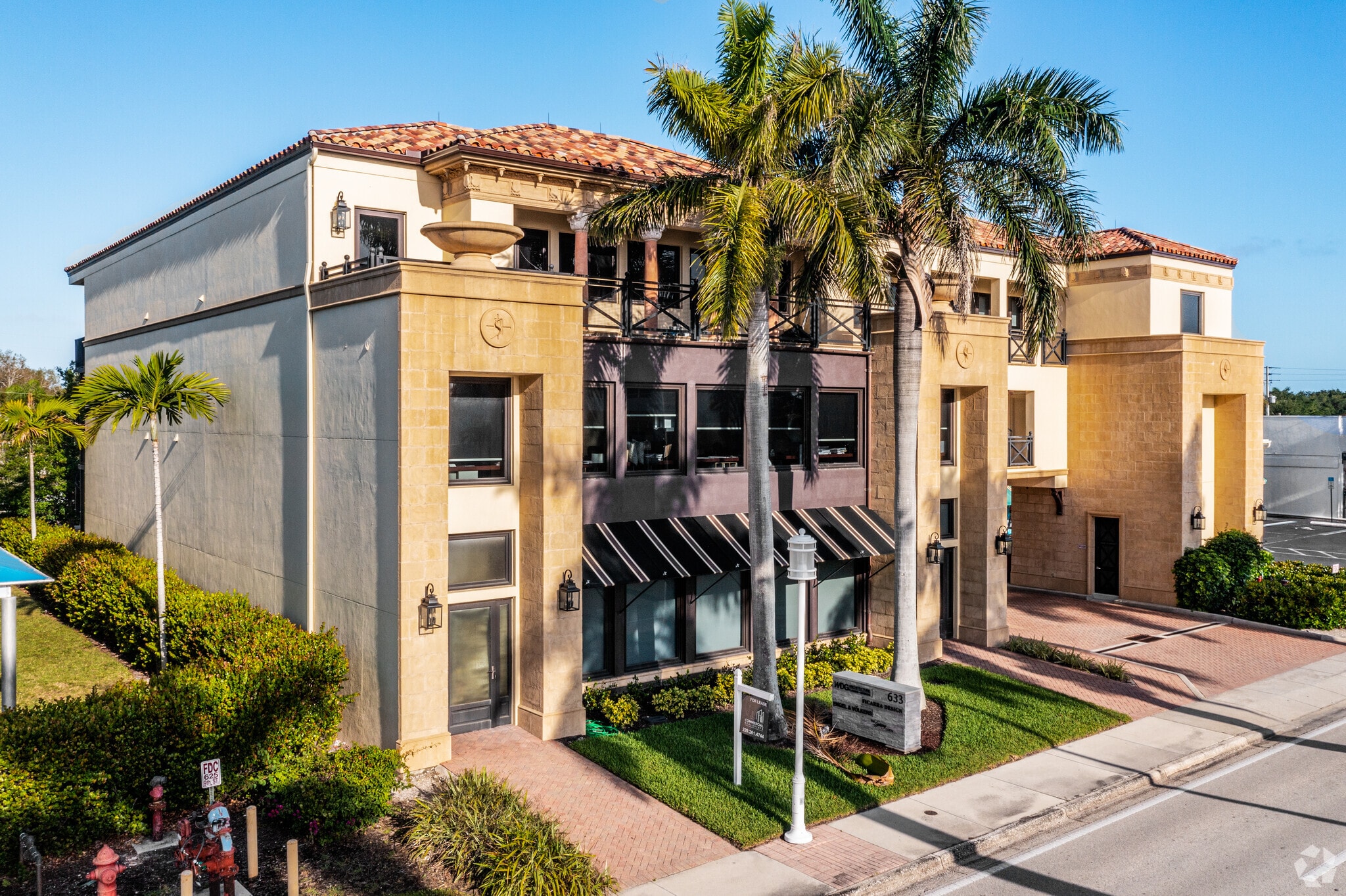 633 9th St N, Naples, FL for lease Primary Photo- Image 1 of 6
