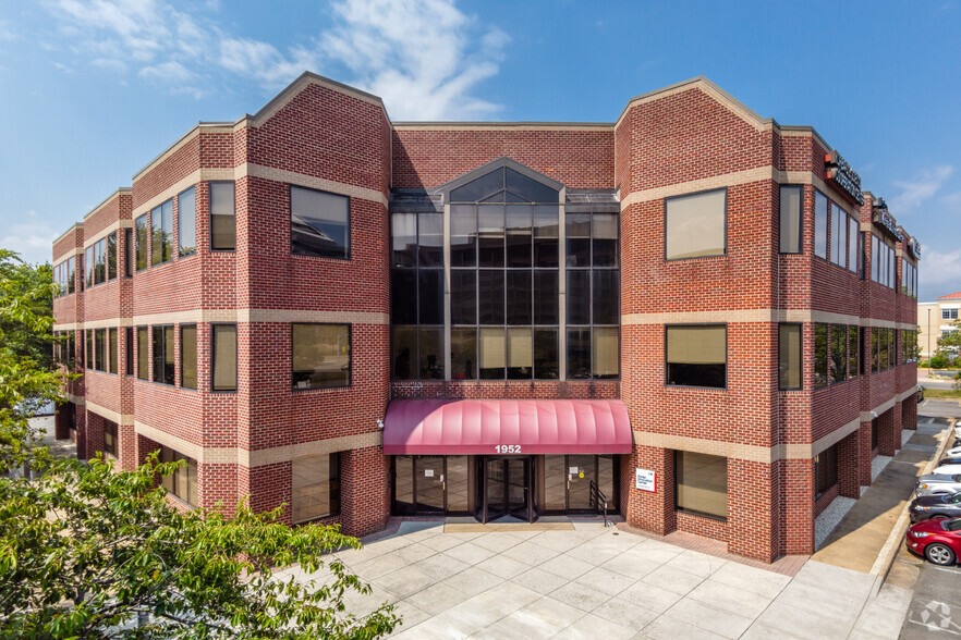 1952 Gallows Rd, Vienna, VA for sale - Building Photo - Image 1 of 1