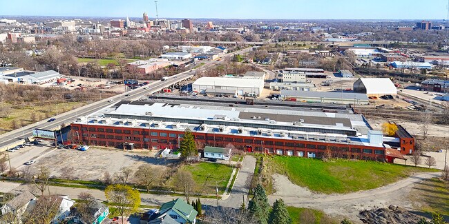 More details for 1305 S Cedar St, Lansing, MI - Industrial for Sale