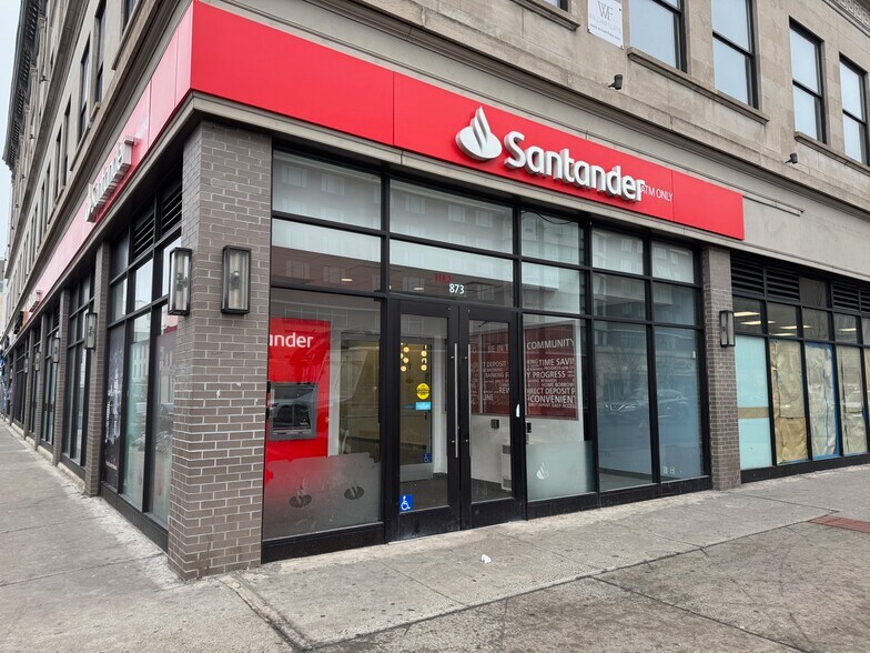 869 Broad St, Newark, NJ à louer - Photo du bâtiment - Image 2 de 4